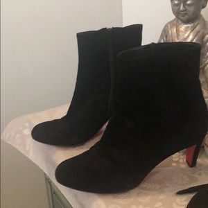 Black velour shoes